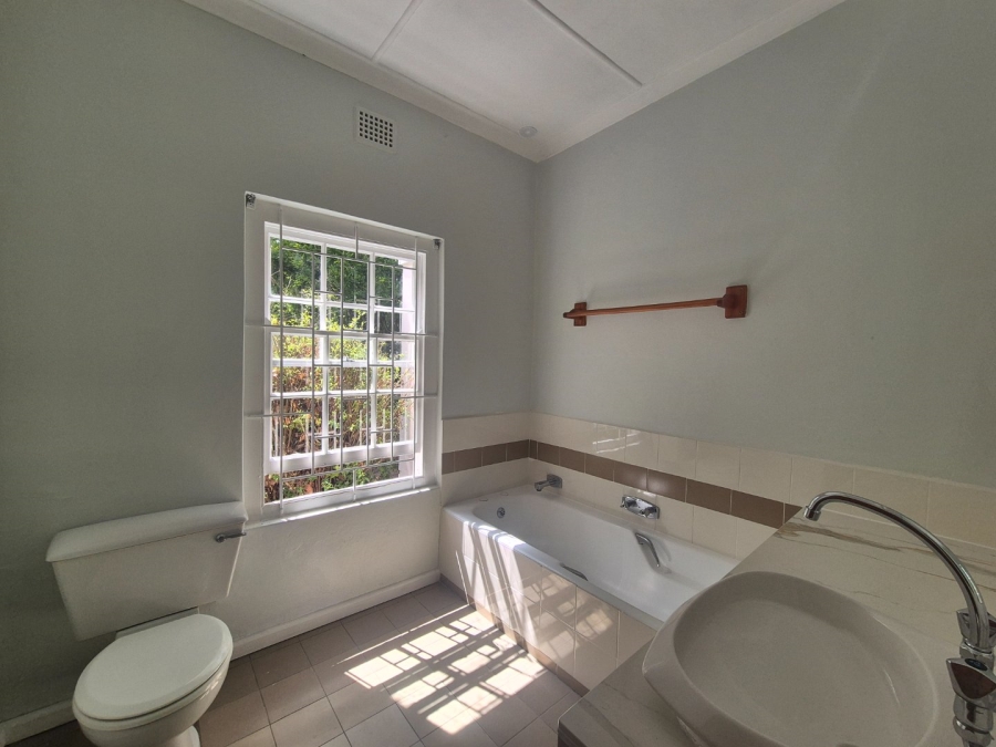 5 Bedroom Property for Sale in Heatherlands Western Cape